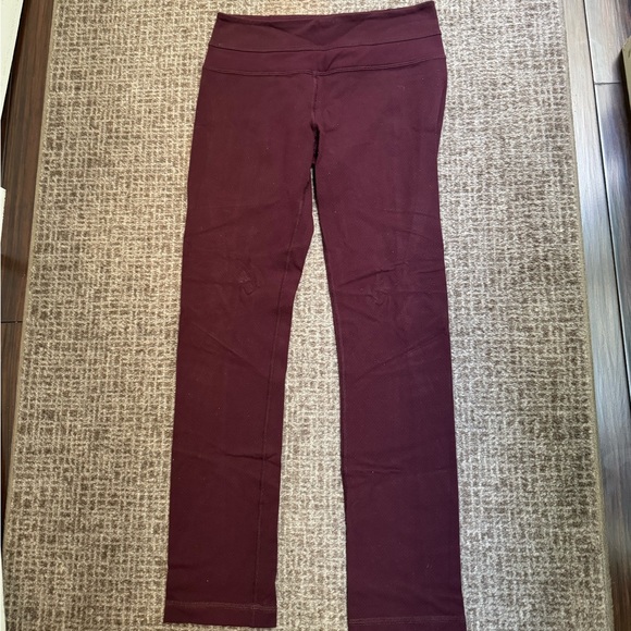 Cropped burgundy lululemon leggings - Picture 1 of 3